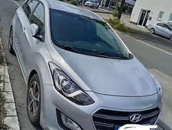 Silber Gebraucht 2017 Hyundai i30 Passion Kombi | 9.900 € (Guter Preis)