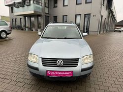 Blau Gebraucht 2002 VW Passat Comfortline Kombi | 3.490 € (Teuer)