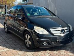 Schwarz Gebraucht 2009 Mercedes B200 Van / Kleinbus | 4.600 € (Fairer Preis)