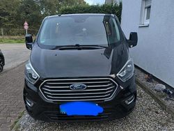 Schwarz Gebraucht 2019 Ford Tourneo Van / Kleinbus | 33.000 € (Etwas zu teuer)