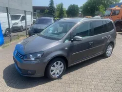 Grau Gebraucht 2013 VW Touran Comfortline Van / Kleinbus | 9.900 € (Guter Preis)