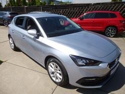 Silber Gebraucht 2024 Seat Leon Style Limousine | 22.500 € (Guter Preis)