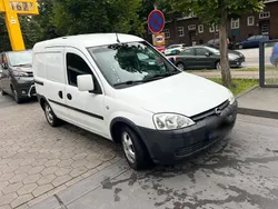 Weiß Gebraucht 2006 Opel Combo Van / Kleinbus | 1.700 € (Fairer Preis)