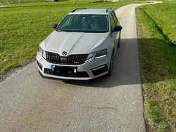 Grau Gebraucht 2018 Skoda Octavia RS Kombi | 21.300 € (Etwas zu teuer)