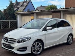 Weiß Gebraucht 2017 Mercedes B200 Van / Kleinbus | 17.800 € (Fairer Preis)
