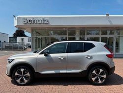Silver dawn metallic Gebraucht 2024 Volvo XC40 Plus SUV | 35.850 € (Fairer Preis)