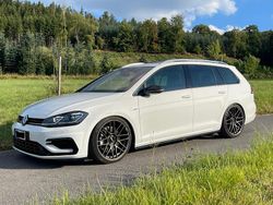 Weiß Gebraucht 2018 VW Golf VII Kombi | 26.000 €