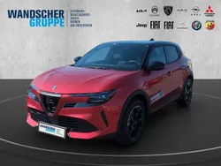 Rotschwarz Gebraucht 2024 Alfa Romeo Junior Edizione Speciale SUV | 38.990 € (Fairer Preis)