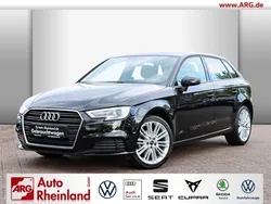 Brillantschwarz Gebraucht 2018 Audi A3 Sportback Comfort Limousine | 20.499 € (Etwas zu teuer)