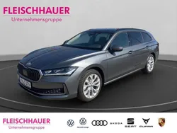 Graphite grau metallic Gebraucht 2024 Skoda Superb Selection Kombi | 43.987 € (Teuer)