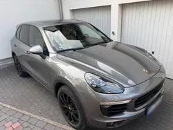 Grau Gebraucht 2015 Porsche Cayenne Sport SUV | 29.900 € (Fairer Preis)