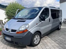 Silber Gebraucht 2005 Renault Trafic Van | 10.500 €