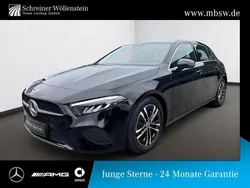 Schwarz kosmosschwarz Gebraucht 2024 Mercedes A200 Advanced Kleinwagen | 27.930 € (Guter Preis)