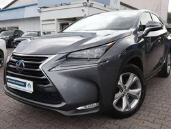 Basaltgrau mica Gebraucht 2016 Lexus NX300h E-FOUR Luxury Line SUV | 22.980 € (Superpreis)