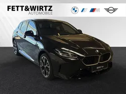 Saphirschwarz metallic Neu 2025 BMW 120 M Sport Kleinwagen | 39.390 € (Fairer Preis)