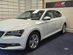 Weiß Gebraucht 2017 Skoda Superb Style Limousine | 17.999 € (Fairer Preis)