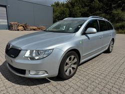 Grau Gebraucht 2013 Skoda Superb GreenLine Kombi | 3.300 € (Superpreis)