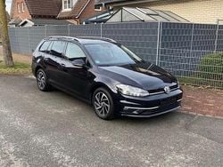 Schwarz Gebraucht 2019 VW Golf VII Kombi | 10.950 € (Superpreis)