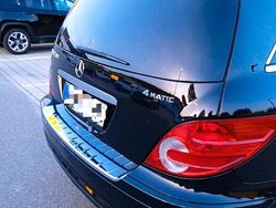 Schwarz Gebraucht 2008 Mercedes R320 Van / Kleinbus | 8.000 € (Fairer Preis)