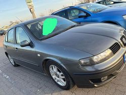 Grau Gebraucht 2002 Seat Leon Limousine | 1.250 € (Guter Preis)