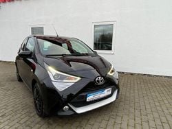Schwarz Gebraucht 2021 Toyota Aygo X-play Kleinwagen | 8.990 € (Superpreis)