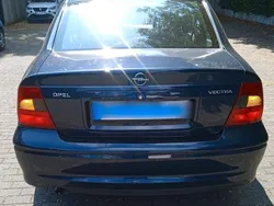 Blau Gebraucht 2001 Opel Vectra Limousine | 2.999 € (Teuer)