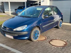 Blau Gebraucht 2005 Peugeot 208 Kleinwagen | 500 €
