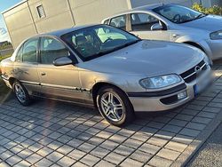 Gold Gebraucht 1998 Opel Omega Limousine | 2.000 € (Etwas zu teuer)