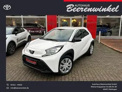 Weiß Gebraucht 2024 Toyota Aygo Play Kleinwagen | 16.490 € (Fairer Preis)