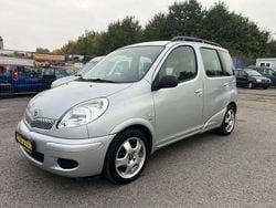 Silber Gebraucht 2004 Toyota Yaris Kombi | 3.999 € (Fairer Preis)
