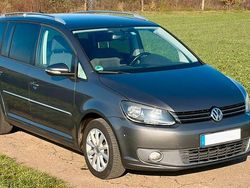 Grau Gebraucht 2011 VW Touran Highline Van / Kleinbus | 10.500 € (Etwas zu teuer)