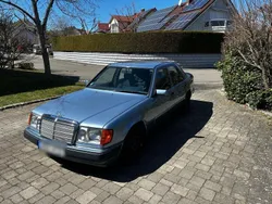 Blau Gebraucht 1992 Mercedes E220 Limousine | 4.500 €