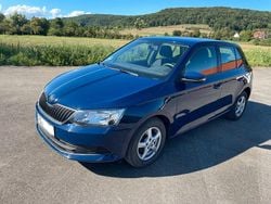 Blau Gebraucht 2016 Skoda Fabia Kleinwagen | 6.990 € (Guter Preis)