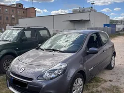 Grau Gebraucht 2009 Renault Clio II Kleinwagen | 3.000 € (Fairer Preis)