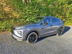 Grau Gebraucht 2024 Mitsubishi Eclipse Select SUV | 29.990 € (Teuer)