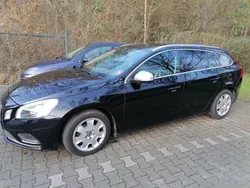 Schwarz Gebraucht 2013 Volvo V60 R-Design Kombi | 13.950 € (Teuer)