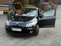 Grau Gebraucht 2013 Renault Mégane III Limousine | 4.000 € (Etwas zu teuer)