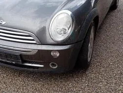 Grau Gebraucht 2006 Mini Cooper Kleinwagen | 3.290 € (Fairer Preis)