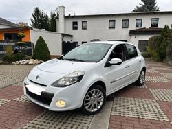Weiß Gebraucht 2010 Renault Clio II Limousine | 3.999 € (Etwas zu teuer)