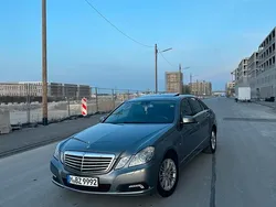 Grau Gebraucht 2009 Mercedes E350 Limousine | 11.500 € (Teuer)