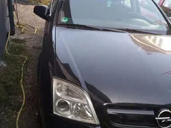 Schwarz Gebraucht 2003 Opel Signum Kombi | 750 € (Guter Preis)