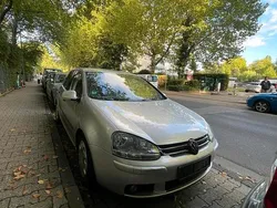 Silber Gebraucht 2004 VW Golf V Limousine | 3.200 € (Fairer Preis)