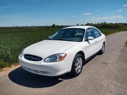 Weiß Gebraucht 2002 Ford Taurus SE Limousine | 3.850 €