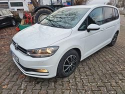 Weiß Gebraucht 2019 VW Touran Van / Kleinbus | 10.990 € (Superpreis)