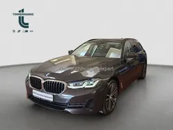 Sophistograu brillanteffekt (metallic) Gebraucht 2023 BMW 530 Kombi | 44.900 € (Fairer Preis)