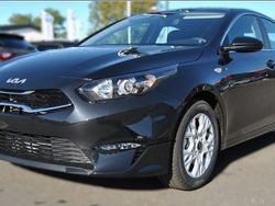 Zilinaschwarz metallic Gebraucht 2024 Kia Ceed Vision Kleinwagen | 21.900 € (Fairer Preis)