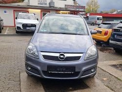 Moonland Gebraucht 2006 Opel Zafira Edition Van / Kleinbus | 2.900 € (Fairer Preis)