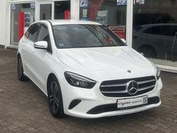 Weiß Gebraucht 2020 Mercedes B200 Van / Kleinbus | 23.500 € (Fairer Preis)