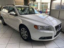Weiß Gebraucht 2009 Volvo V70 Momentum Kombi | 7.900 € (Teuer)