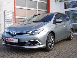Silber Gebraucht 2016 Toyota Auris Hybrid Executive Limousine | 14.900 € (Fairer Preis)